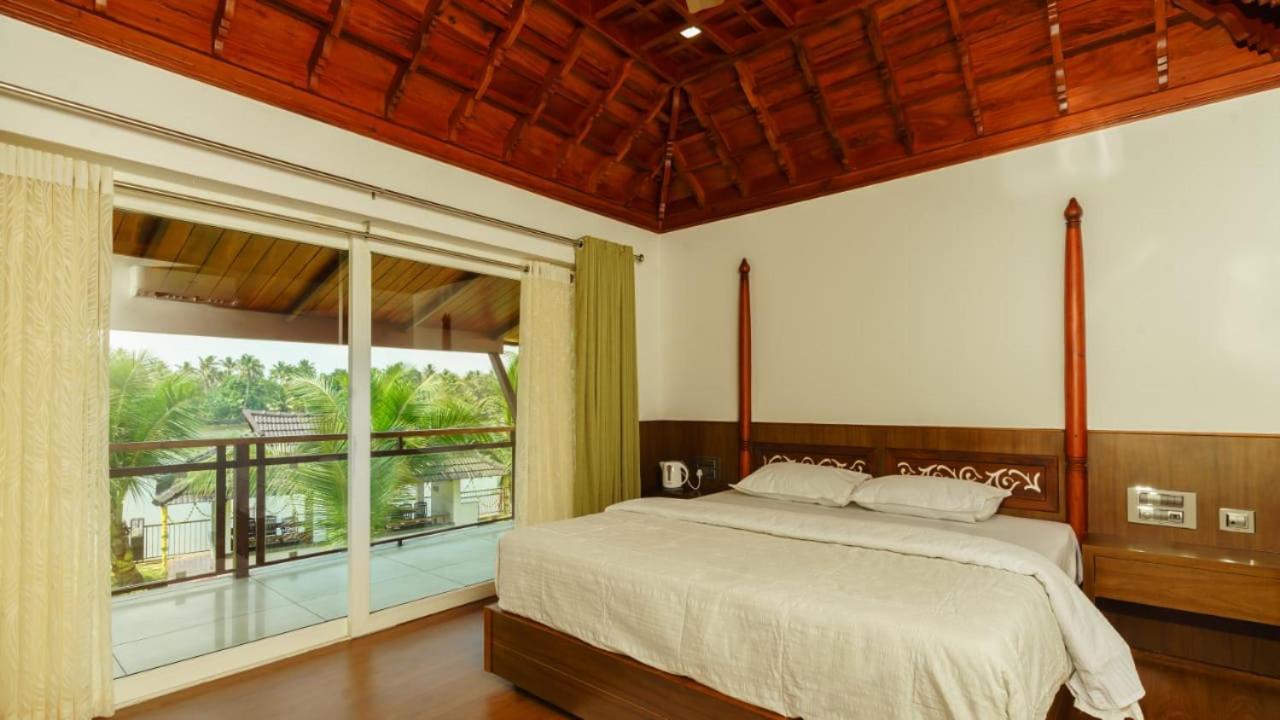 Backwater Brook Kumarakom Exterior photo