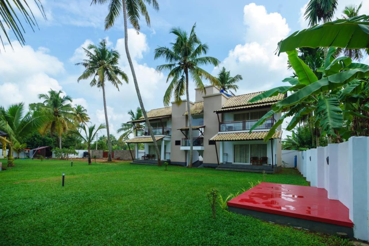 Backwater Brook Kumarakom Exterior photo