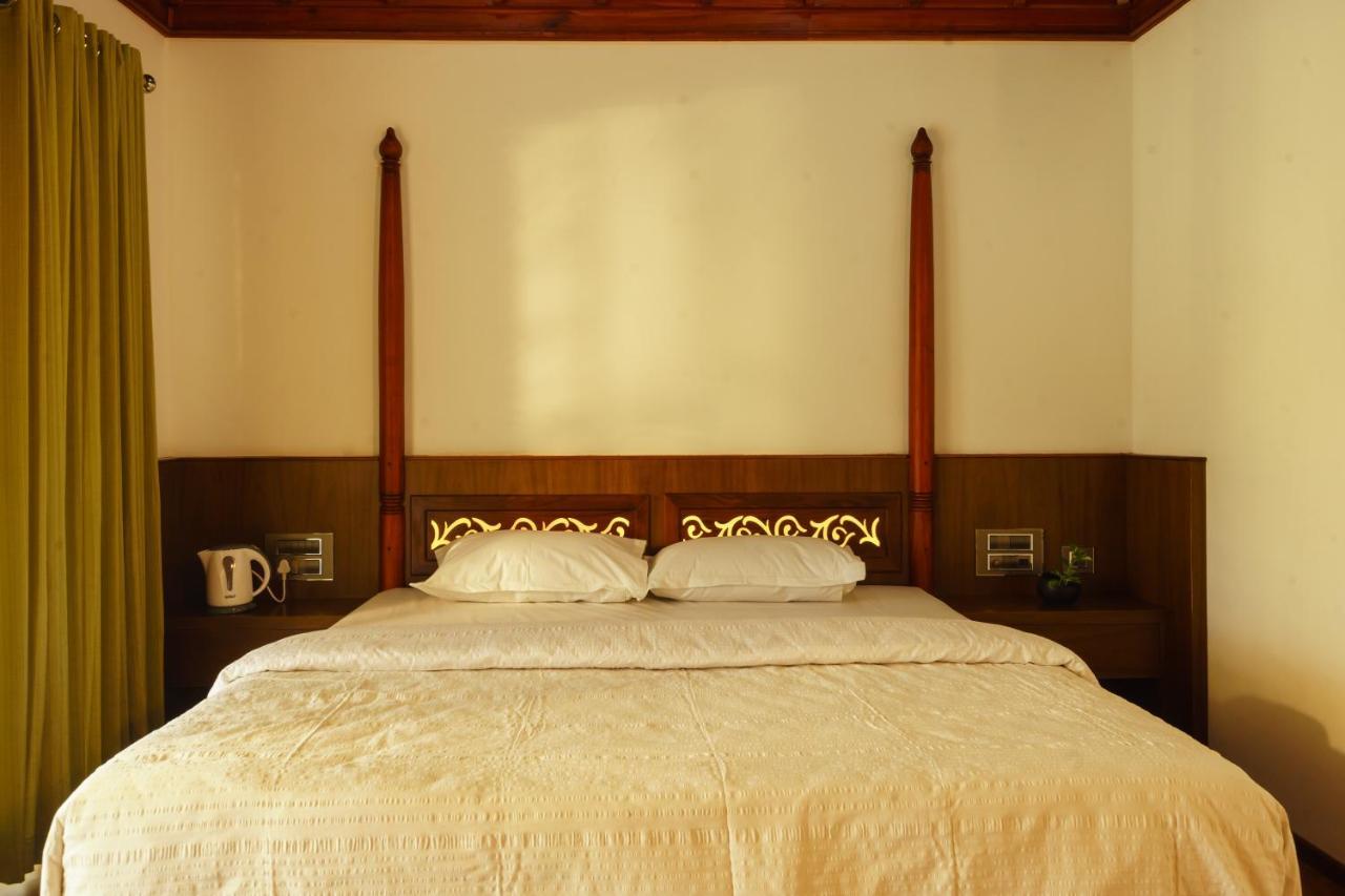Backwater Brook Kumarakom Exterior photo