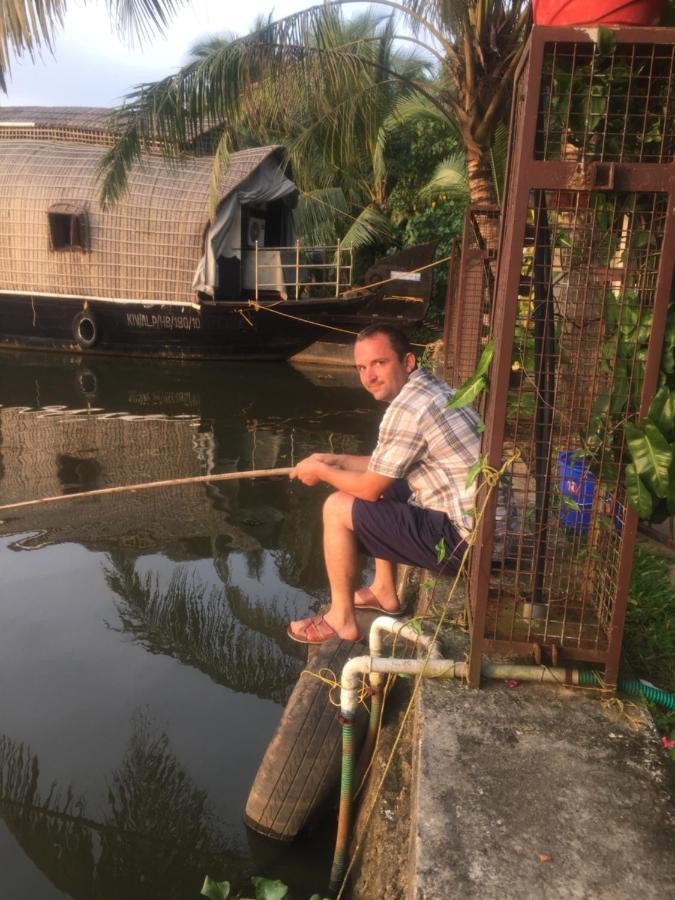 Backwater Brook Kumarakom Exterior photo